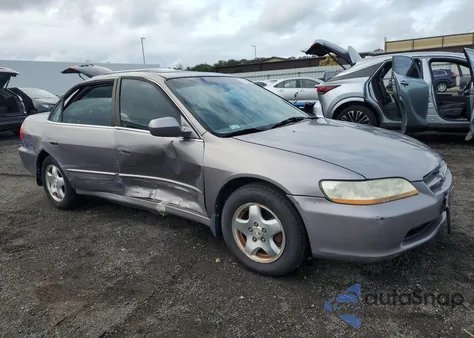 2000 Honda Accord Ex z USA, uszkodzony, nr VIN 1HGCG165XYA088984